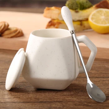 Personalidade criativa lindo copo simples de cerâmica, copos de caneca de café tampa do copo com uma colher de chá de leite caneca de café Home Office Copos