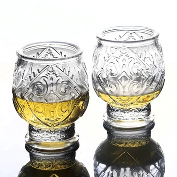 2Pcs de Uísque Vintage de Vidro de Arte Abstrata em Relevo Copo de Vinho Whisky, Brandy, Vodka Clássico Copo de Vinho Boutique Especial Copos