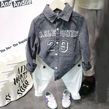 garoto de jeans, camisas primavera, outono moda carta de jeans, camisas casuais streetwear estilo bonito de bebê crianças camisas de 90-130 cm z145